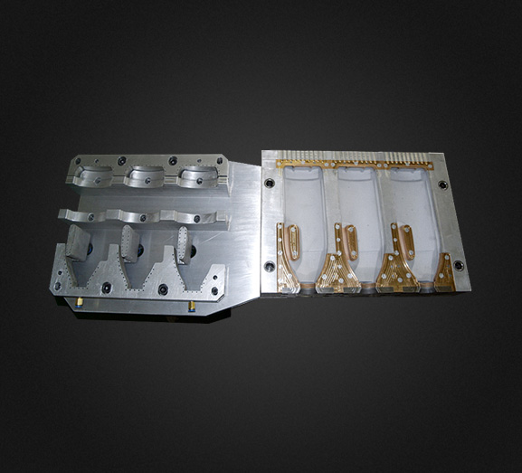 加工された金型が収縮してたるむことがあるのはなぜですか